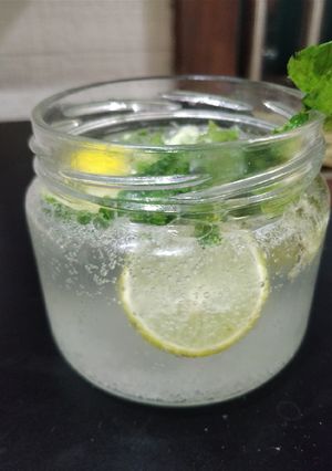 A picture of Virgin Mojito.