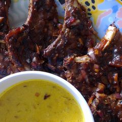 A picture of Lamb Cutlets with Spicy Yogurt Sauce.