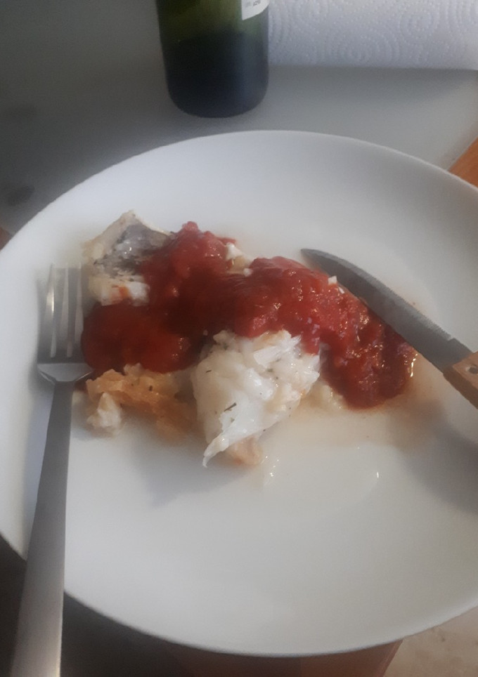 Una foto de Bacalao con salsa de albahaca bio