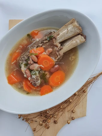 Langkah Gampang Membuat Resep Sop Tulang Sapi yang Bikin Ngiler Anti Ribet, Uenak Banget