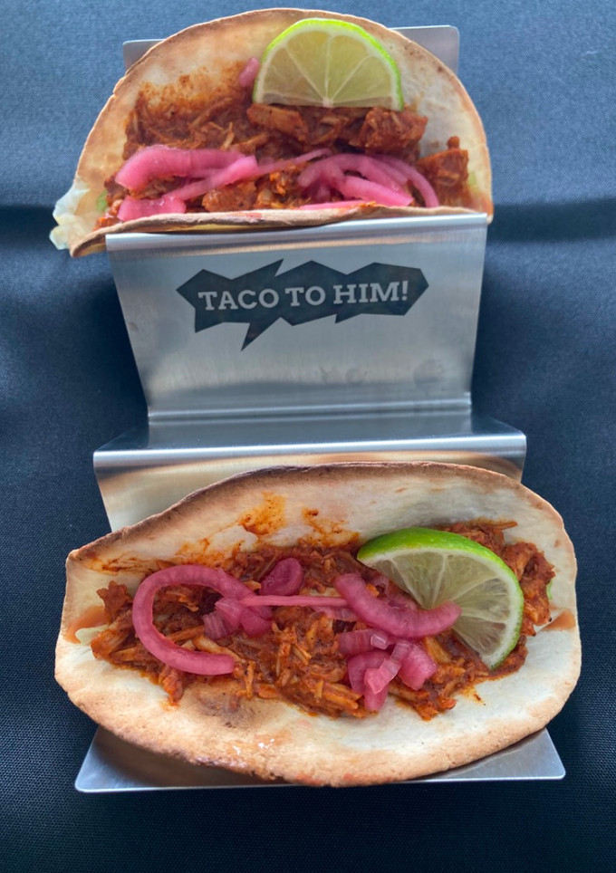 Una foto de Tacos de cochinilla pibil