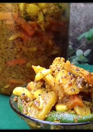 A picture of Mix vegetable pickle.