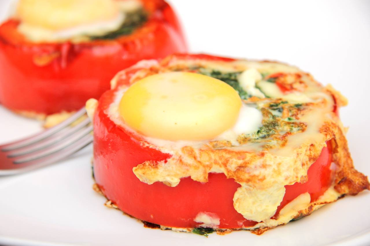 Spenótos tojás recept kaliforniai paprikában recept recept fotó