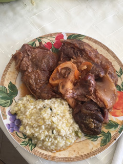 Una foto de Ossobuco a la milanesa