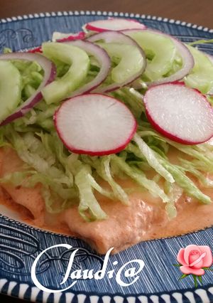 Una foto de Enchiladas a la crema con chipotle🌹