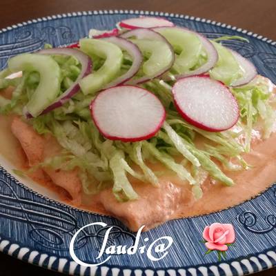 Enchiladas a la crema con chipotle? Receta de Compartiendo sazón con  Claudia ?.- Cookpad