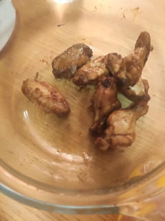 Una foto de Alitas a la barbacoa económica (pocos ingredientes)