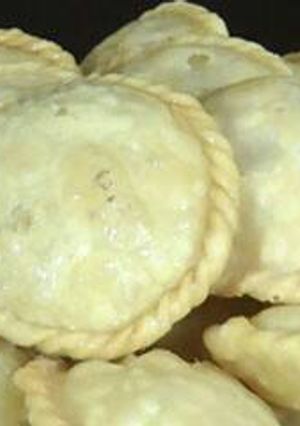 A picture of Chandrkala Gujiya.