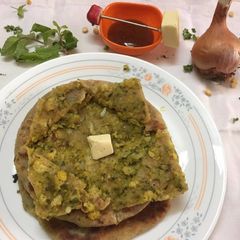 A picture of Minty split Chickpea onion paratha.