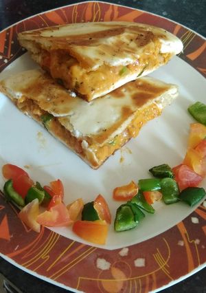 A picture of Stuffed Pizza Base Sandwich.