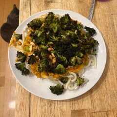 A picture of Peanut Tempeh Stir Fry.