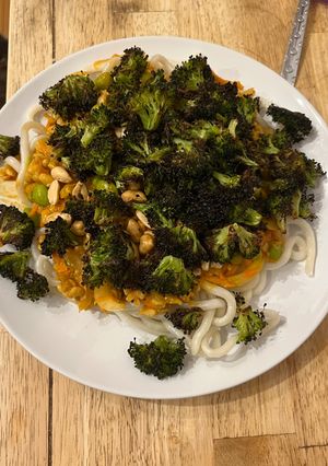 A picture of Peanut Tempeh Stir Fry.