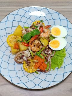 Hình của món Tôm mực xào rau củ.