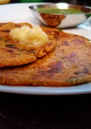 A picture of Paneer & Lauki Parantha.