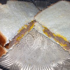 A picture of meatloaf sandwich.