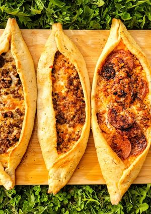 Turkish Pide- Turkish Pizza রেসিপির প্রধান ছবি