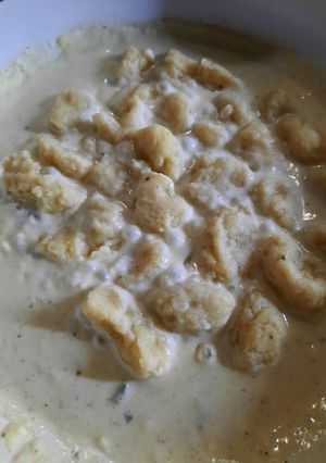 Una foto de Ñoquis con salsa a los 4 quesos fácil (sin crema)