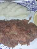 Milanesa de pollo con puré de papa