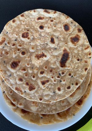 કલોંજી પરાઠા (Kalonji Paratha Recipe In Gujarati) રેસીપી મુખ્ય ફોટો