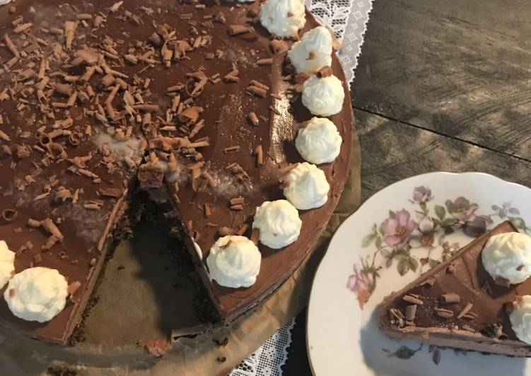 Recipe of Ultimate No-bake Chocolate Cheesecake  #myfavouriterecipe