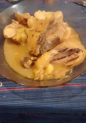 Una foto de Pollo al ajo