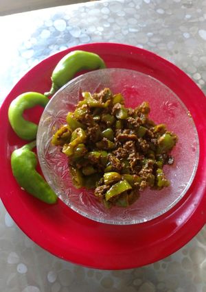 A picture of Mirchi pickle.
