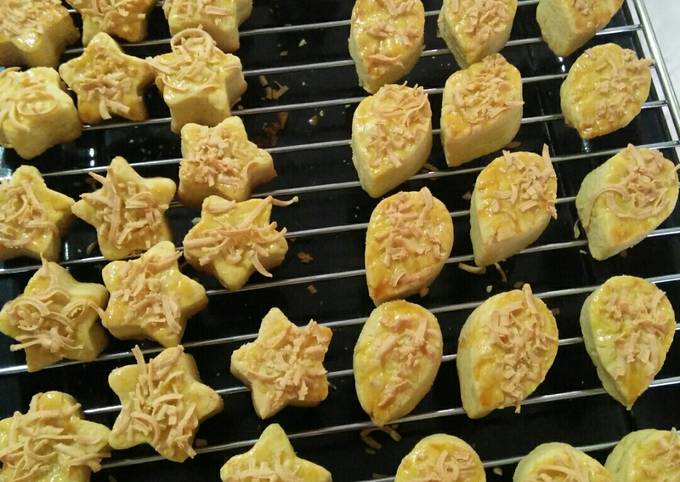 Kue kering (kuker) keju renyah lembut ukuran sendok