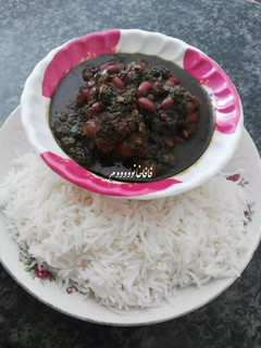 عکسی از دستور قرمه سبزی با مرغ