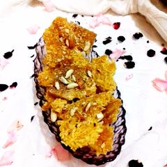 A picture of Sev chikki.