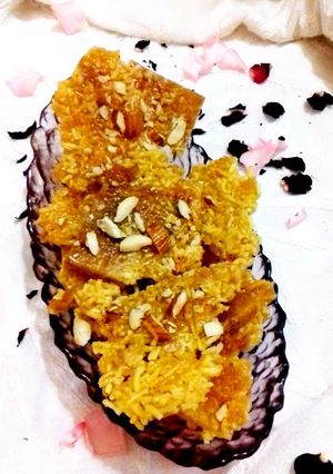 A picture of Sev chikki.
