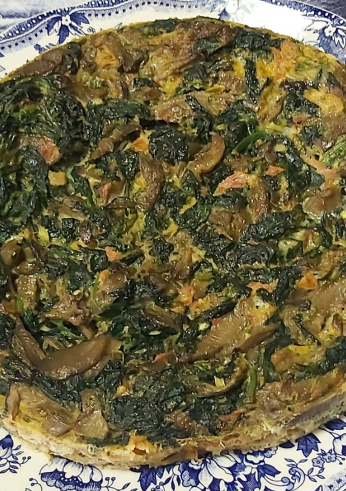 Una foto de Tortilla de espinacas y setas