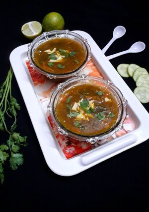 লেবু- ধনেপাতার স্যুপ (Lemon-coriander soup recipe in bengali) রেসিপির প্রধান ছবি