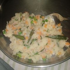 A picture of Veggie upma.