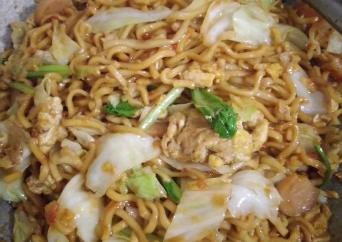 Mie goreng Jawa pedas