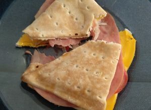 Una foto de Panini a la plancha
