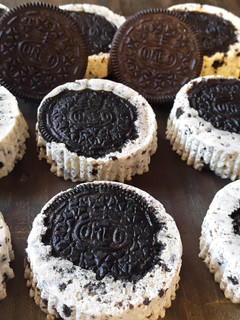Oreo Cheesecake Cupcakes-奧利奧乳酪杯子蛋糕❤!!! 的食譜成品照片