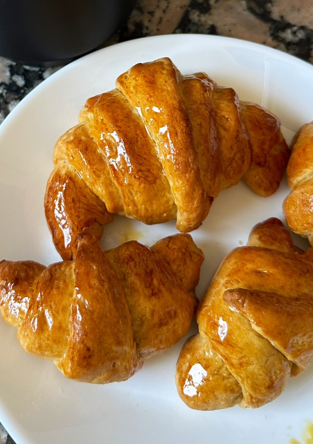 Una foto de 🥐 Medialunas de manteca