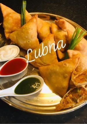 A picture of Homemade potato samosa (Aloo samosa) Vegan & Vegetarian 🍃.