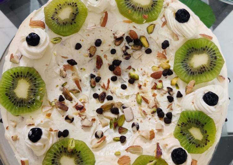 Vanilla Cake with Butter Cream Frosting