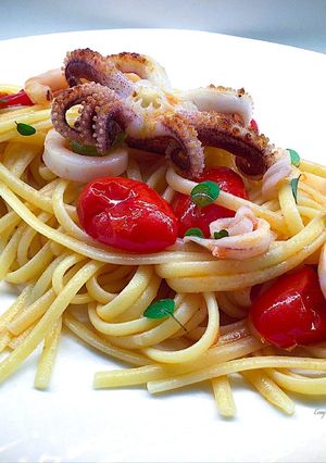 Foto di Linguine con calamari e datterini