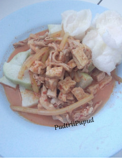 Foto resep Lontong Sayur (labu siam, usus, tahu)