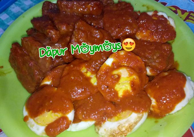 Resep Tempe Telur belah Balado pedas manis, Lezat Sekali