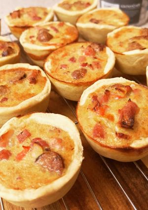 A picture of Breakfast Pies.