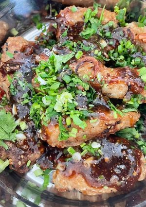 รูปของ อกไก่ทอดงา ซอสมะขาม 🍋🫚