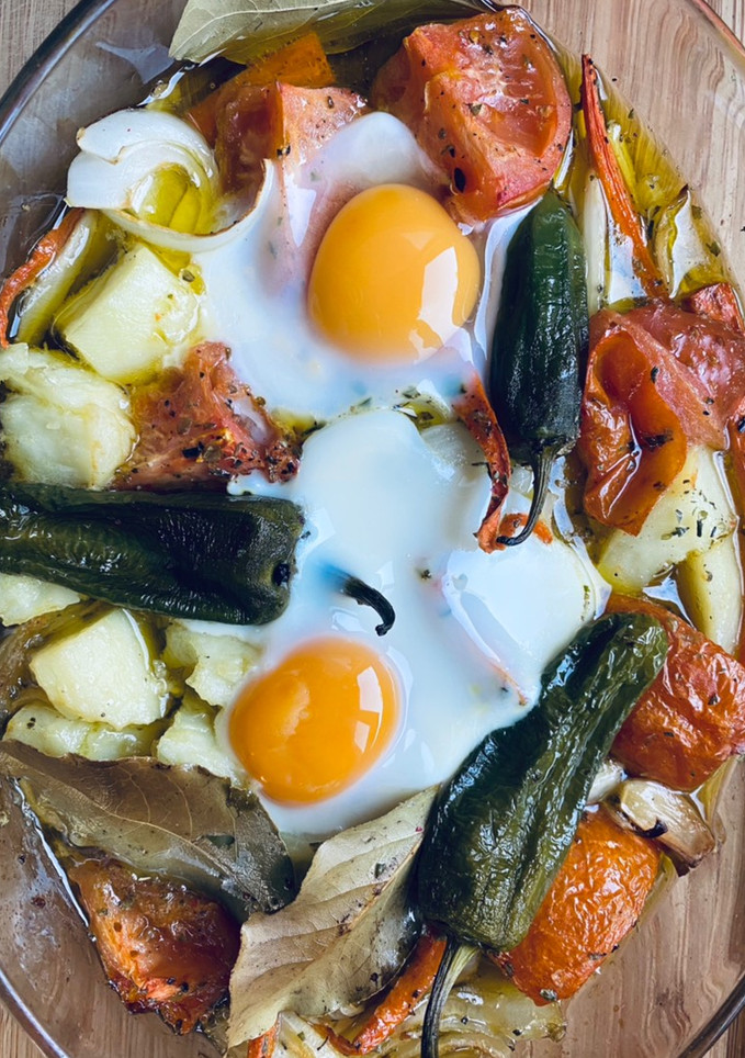 Una foto de Verduritas con huevos al horno