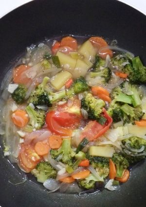 Foto resep Sop brokoli (wortel, kentang)