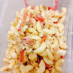 A picture of Macaroni.