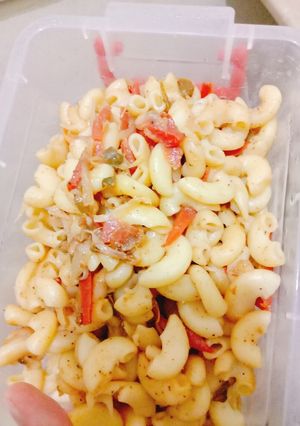 A picture of Macaroni.