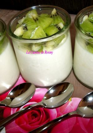 Une photo de PANNA COTTA à la Vanille & Kiwi Green