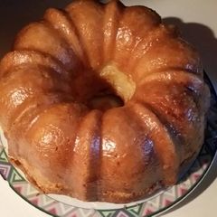 A picture of Key Lime Pound Cake.
